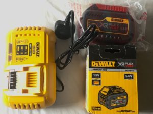 Dewalt DCB546 54V 6.0Ah FLEXVOLT 2x Battery Pack + Charger NEW