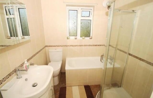 3 Bedroom House to Rent in Chingford E4 UK