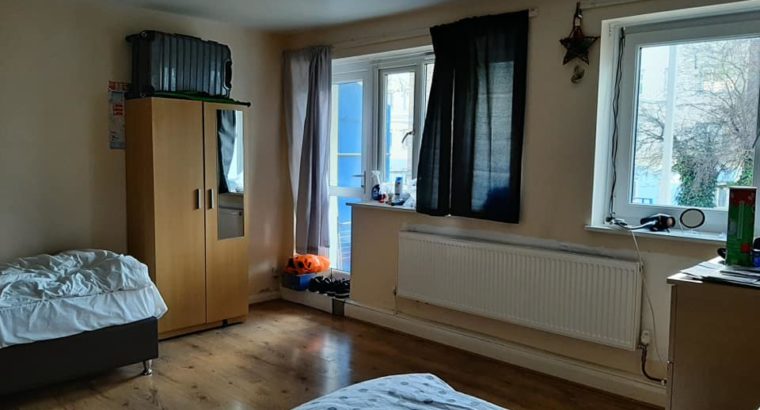 King Size Bedroom Apartment to Rent London N15 UK