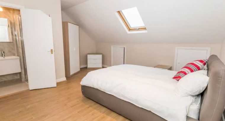 Massive Single En-suite Room for Rent Kensal Rise Station