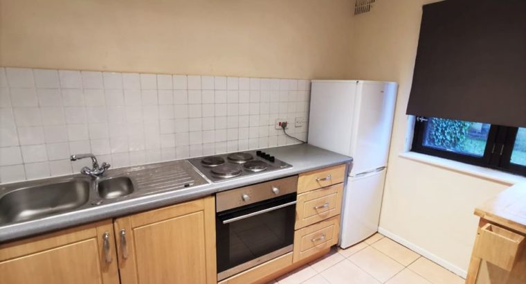 1 Bedroom Flat with Parking to Rent Isleworth TW7