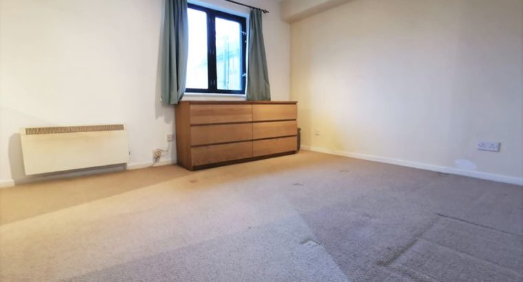 1 Bedroom Flat with Parking to Rent Isleworth TW7