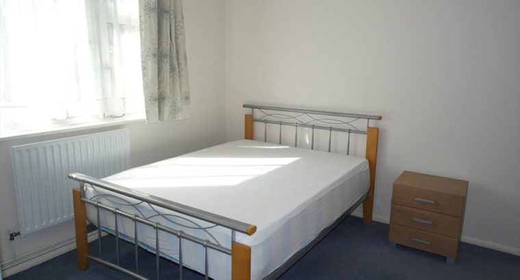 Fully Furnished Double Room to Rent Near Liverpool Street