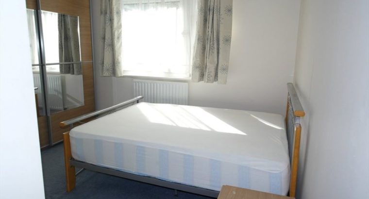 Fully Furnished Double Room to Rent Near Liverpool Street