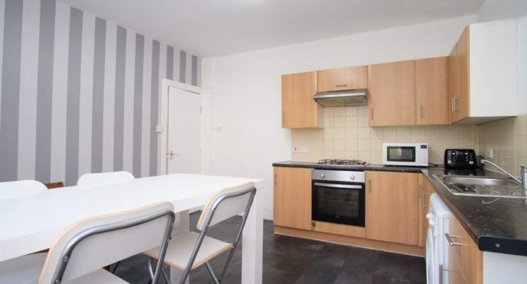 A Bright Single Room to Rent in Central London