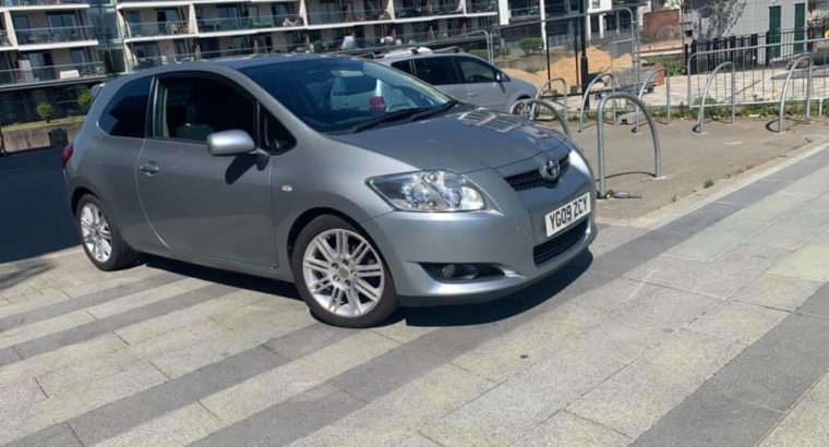 Used Toyota Auris SR VVT-I model for sale London