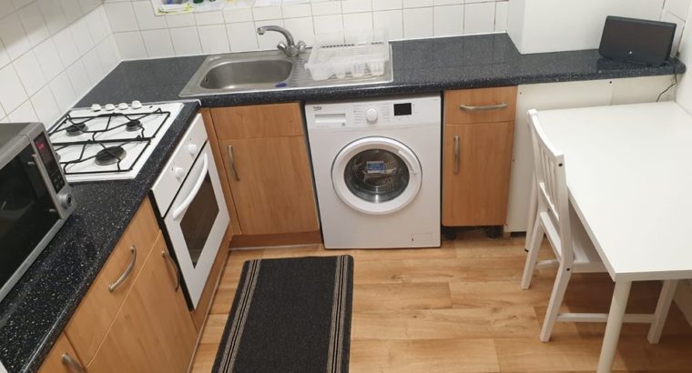 Large Double Room to Let in Willesden Green UK