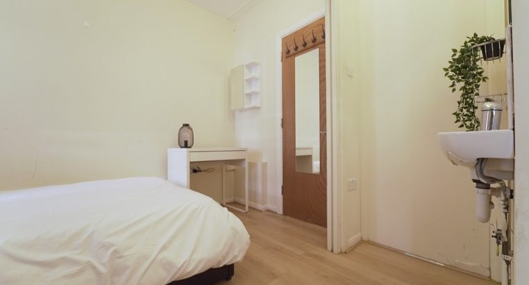 Double Room Available to Rent Parsons Green Hammersmith