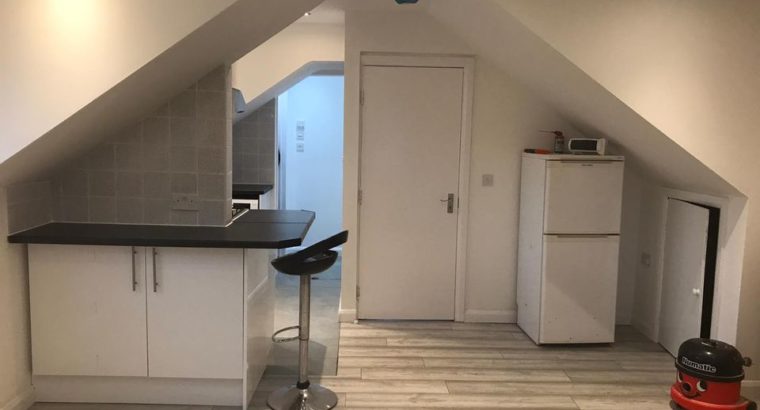 1 Bed Flat For Rent in Ilford Goodmayes UK