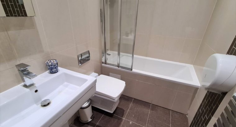 2 Bedroom Flat to Rent in Stratford, LONDON