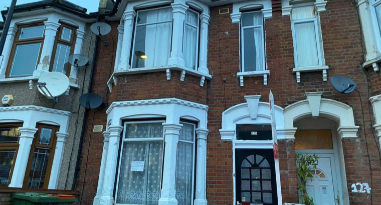 4 Beds House to Rent in East Ham Zone 3 London, UK
