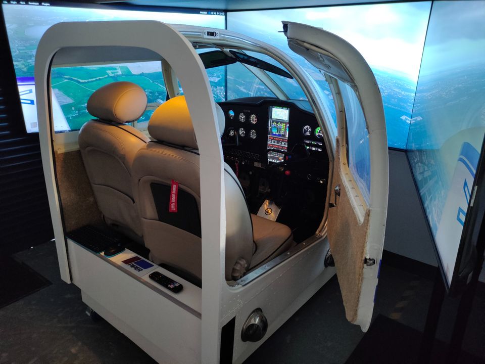 Piper 28 Cherokee C Flight Simulator For Sale In Chichester, UK