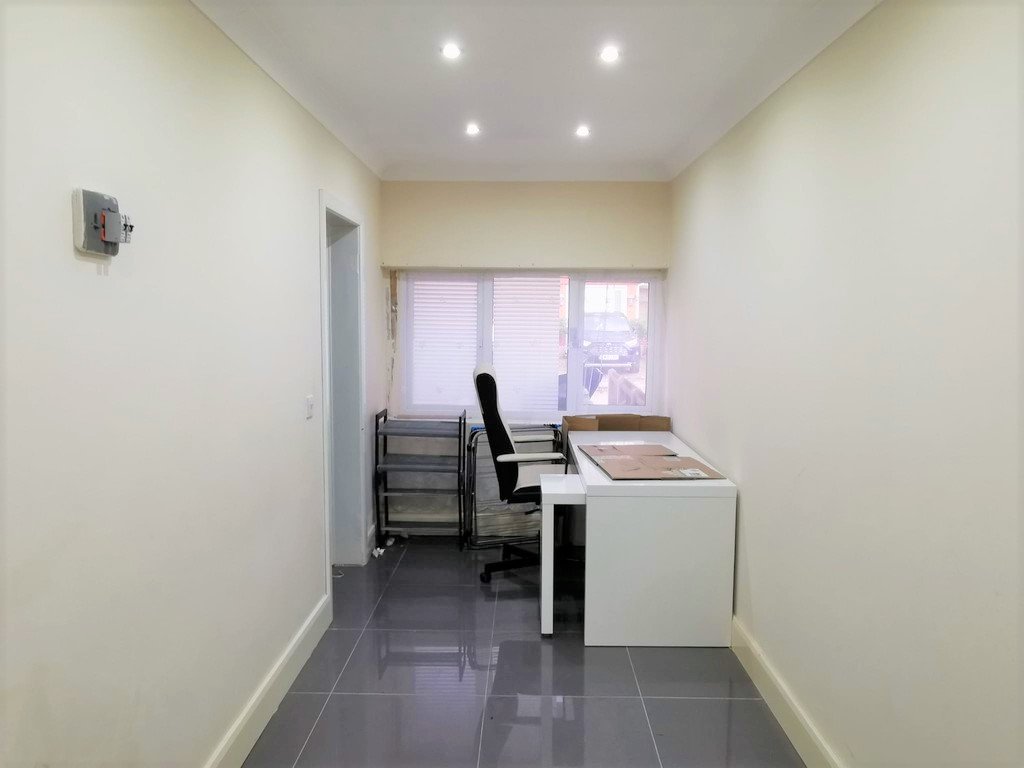 4 Bedroom Semi Detached Family Home For Rent In Isleworth, London