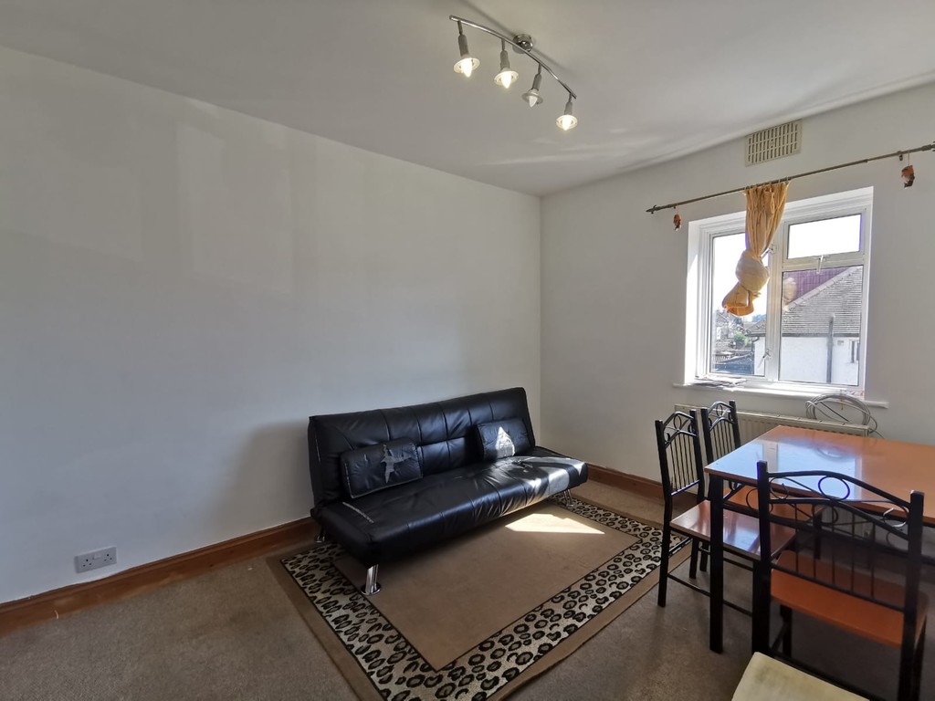 Three Bedroom Flat For Rent In Alperton, London
