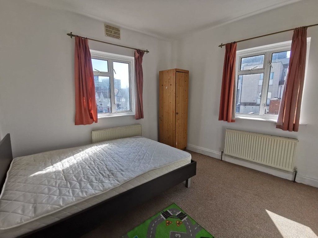 Three Bedroom Flat For Rent In Alperton, London