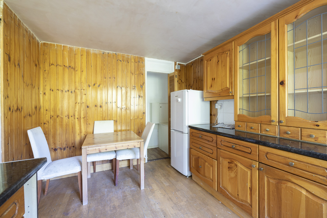 3 Bedroom Apartment For Sale In Wandsworth, London