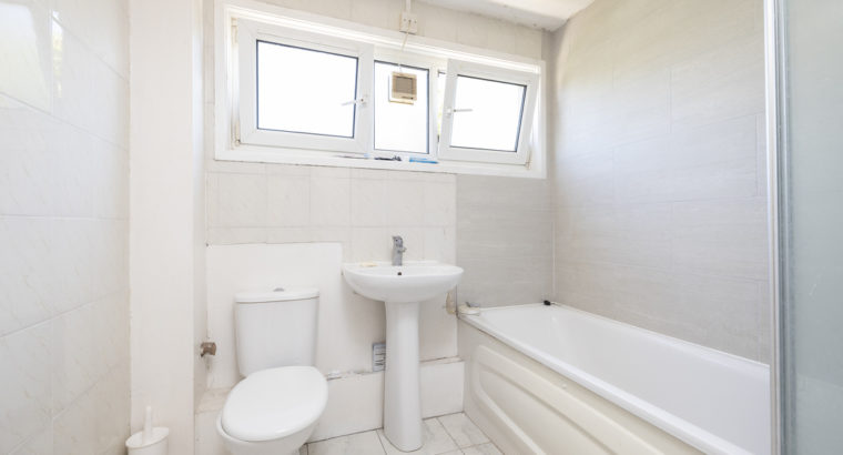 3 Bedroom Apartment For Sale In Wandsworth, London